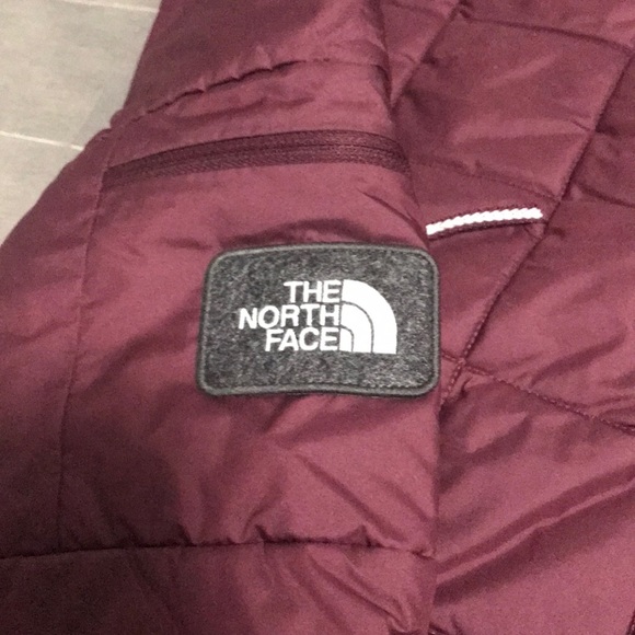The North Face Jester Puffer Maroon Bomber Jacket - Picture 7 of 7